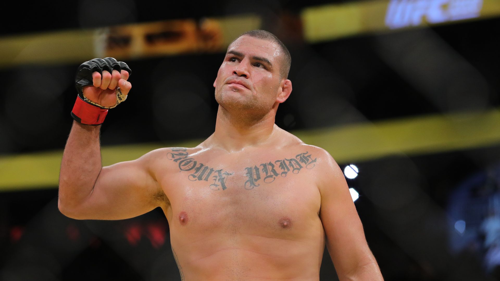 Двукратен шампион на UFC бе арестуван след опит за убийство