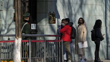 Посолството на Китай в САЩ предупреди китайските граждани в страната