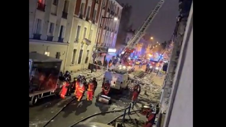 Експлозия и пожар избухнаха в четириетажна сграда е станала на