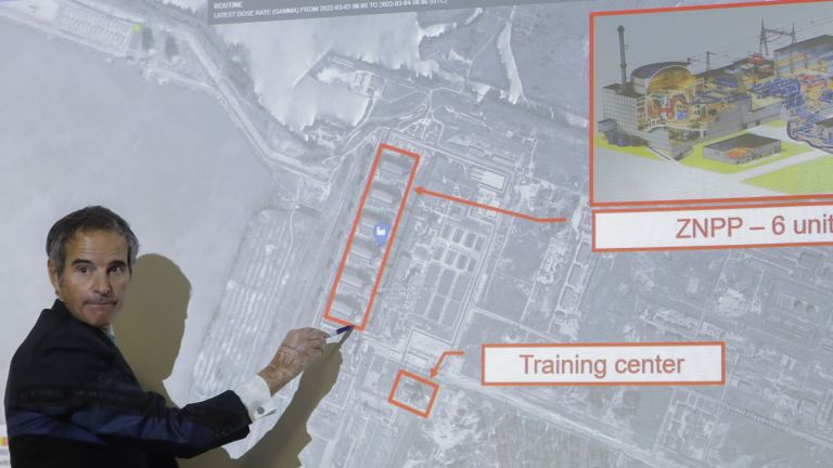 Няма изтичане на радиация след руската атака срещу най-голямата в