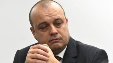 Ще има бърза процедура украинските бежанци да получават работни визи