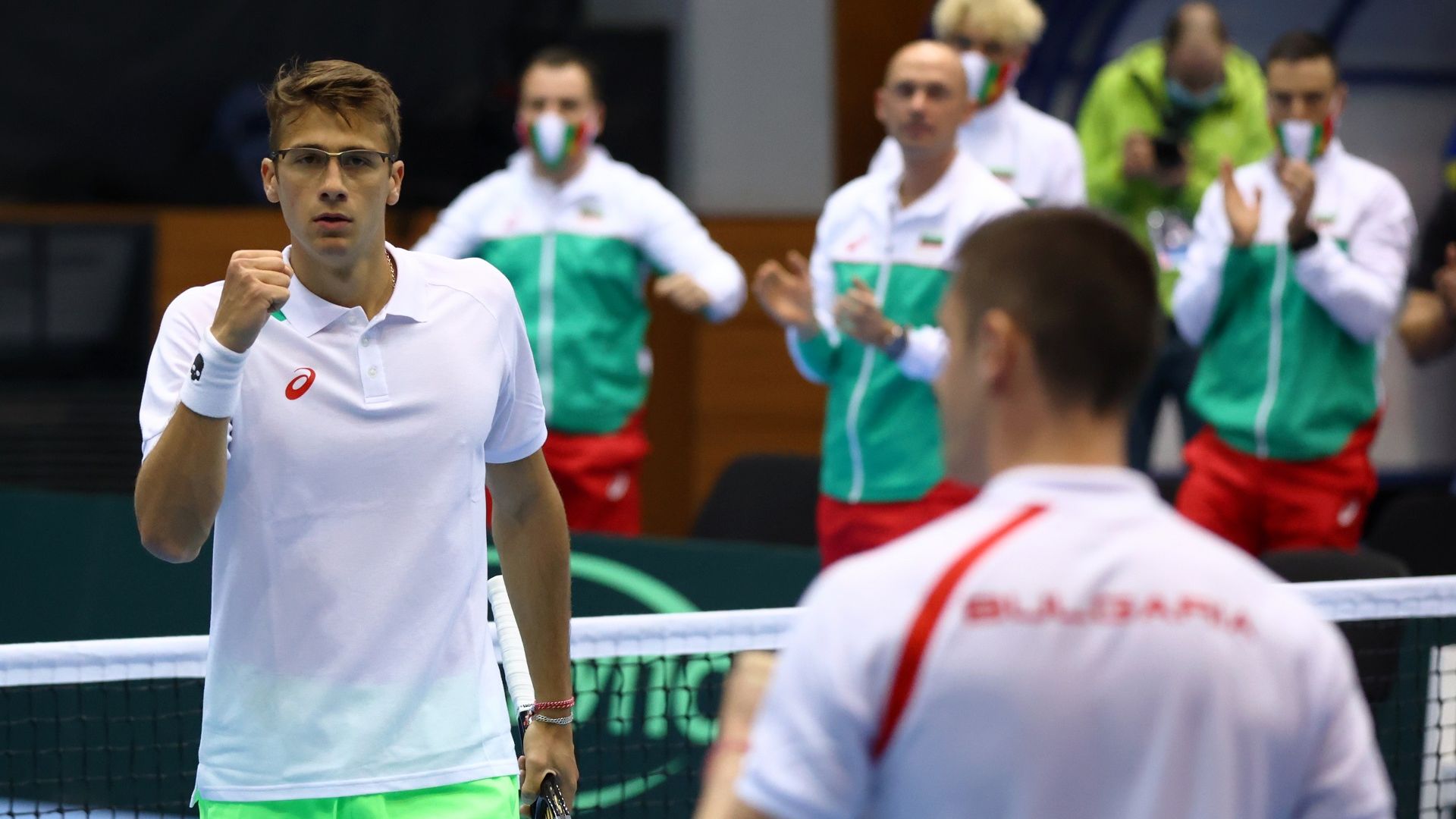 България победи Парагвай на тенис за Купа "Дейвис"
