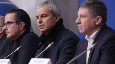Лидерът на Възраждане Костадин Костадинов обяви че има забрана да