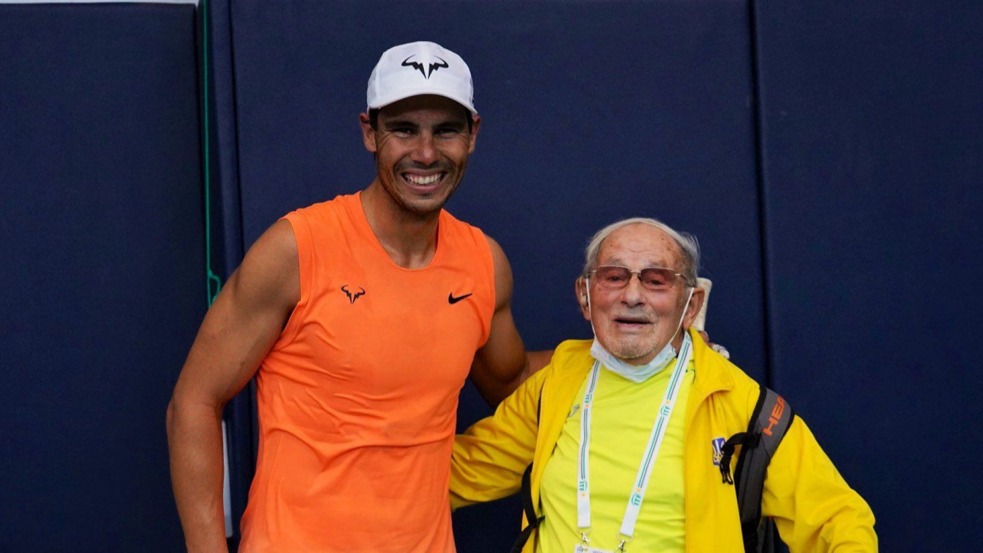 Най-възрастният тенисист в света мечтае войната да свърши, за да играе отново