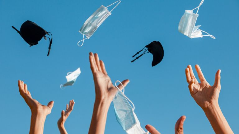 От 1 април в страната отпадат всички ограничения, свързани с