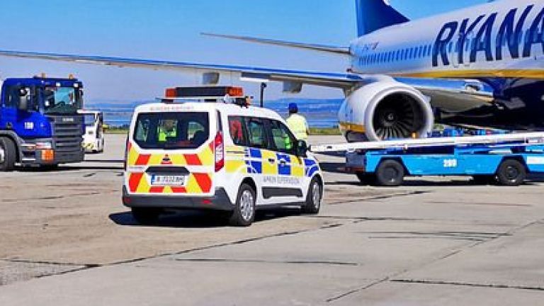 С полети до три полски града Летище-Бургас ще открие летния