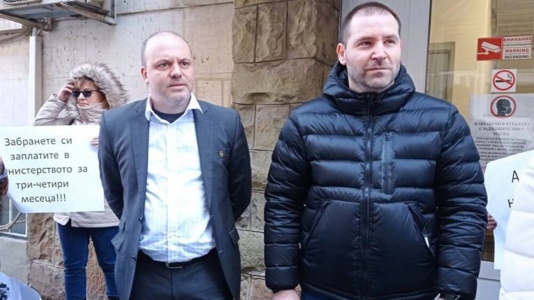 Представители на предприятия за улов и преработка на бяла мида