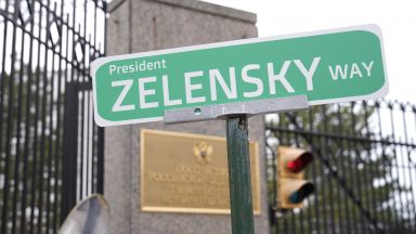 Президентът който отказа възможността за бягство от родината си обстрелвана