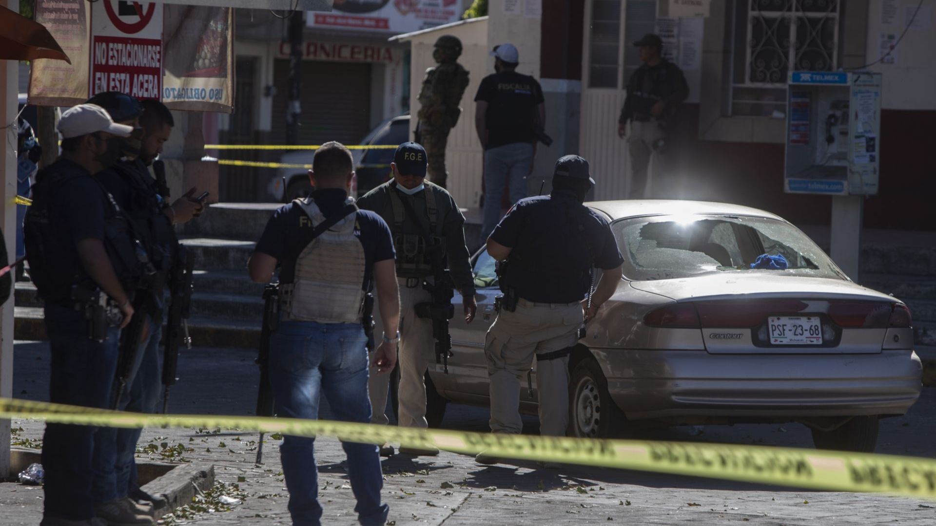 Застреляха кмета на размирен мексикански град (снимки)
