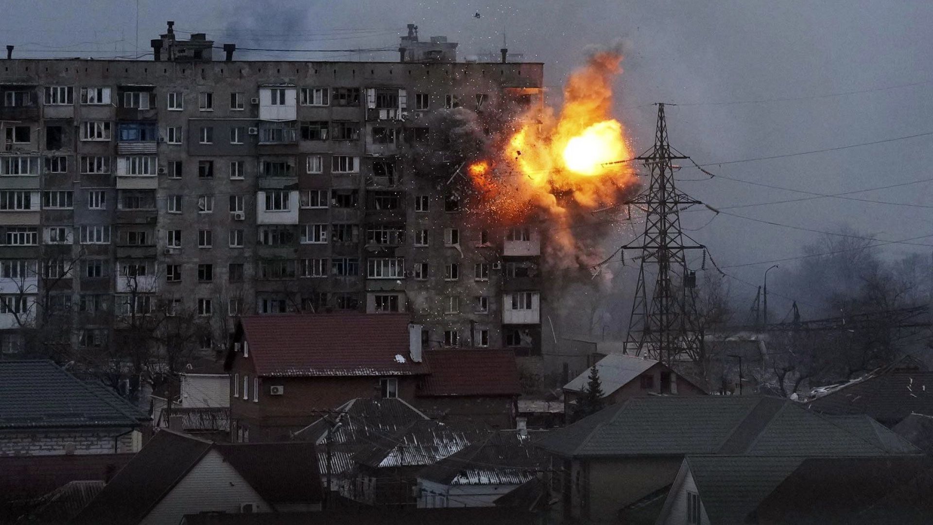 77 руски въздушни удара по Украйна за ден, нови атаки срещу жп инфраструктурата