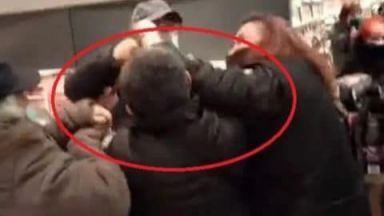 Промоция от 2 99 лв за бутилка олио доведе до огромни