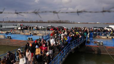  Украйна прикани милионите бежанци да не се завръщат в страната поради дефицита на ток 