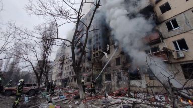 Удариха легендарния авиозавод "Антонов" в Киев и 9-етажен жилищен блок (видео)