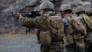 Големи военни маневри с участието на 30 000 войници на