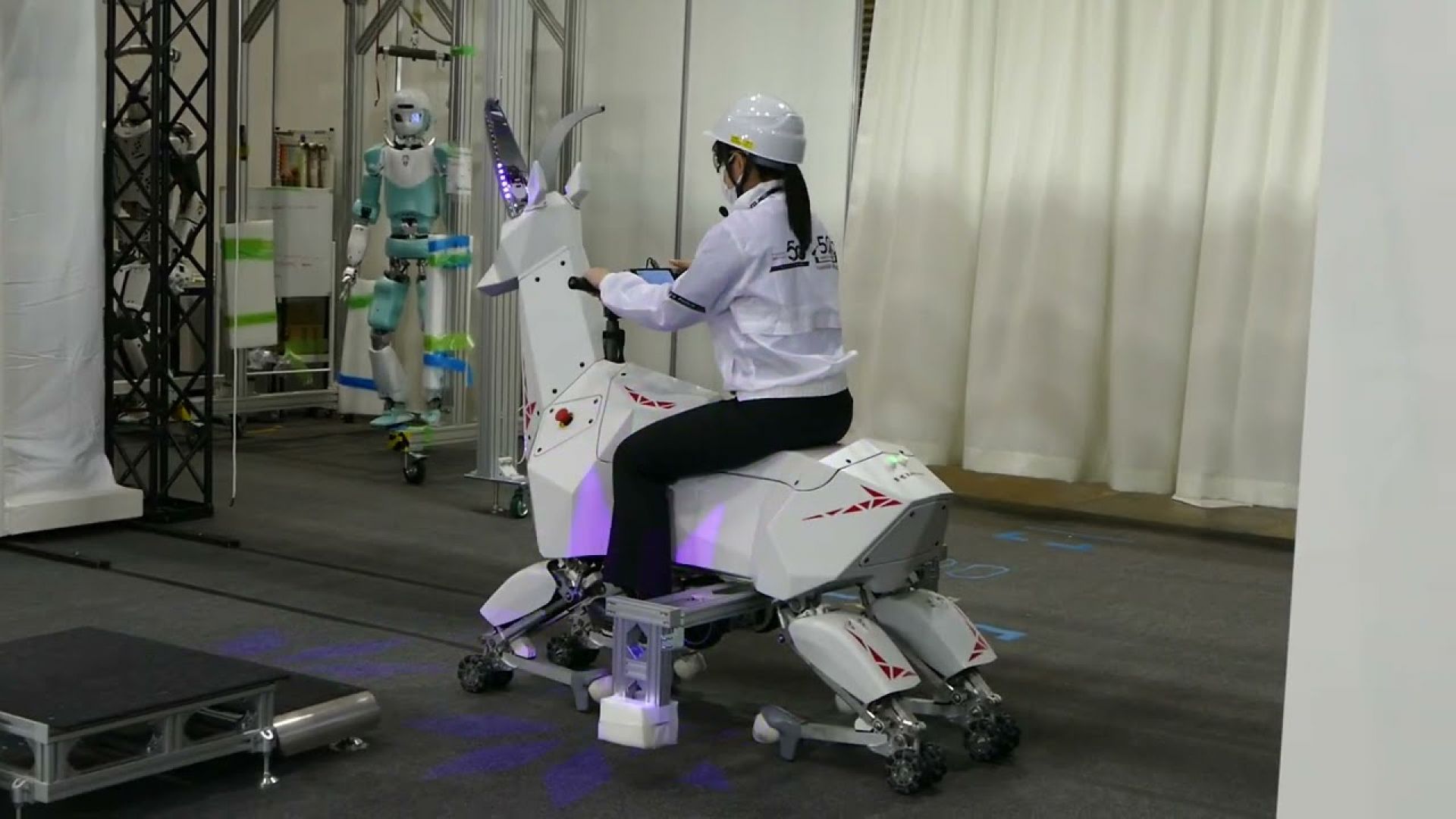 Япония създаде роботизирана коза за превоз на хора