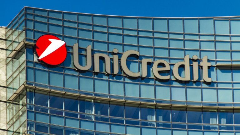 UniCredit води разговори за евентуално сливане с Commerzbank