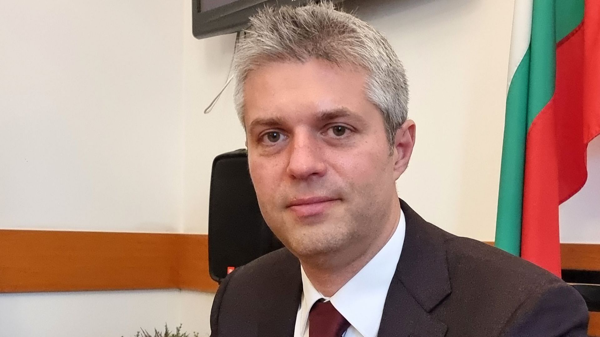 Областният управител на Варна вкарва в съда продажбата на 16 общински имота 