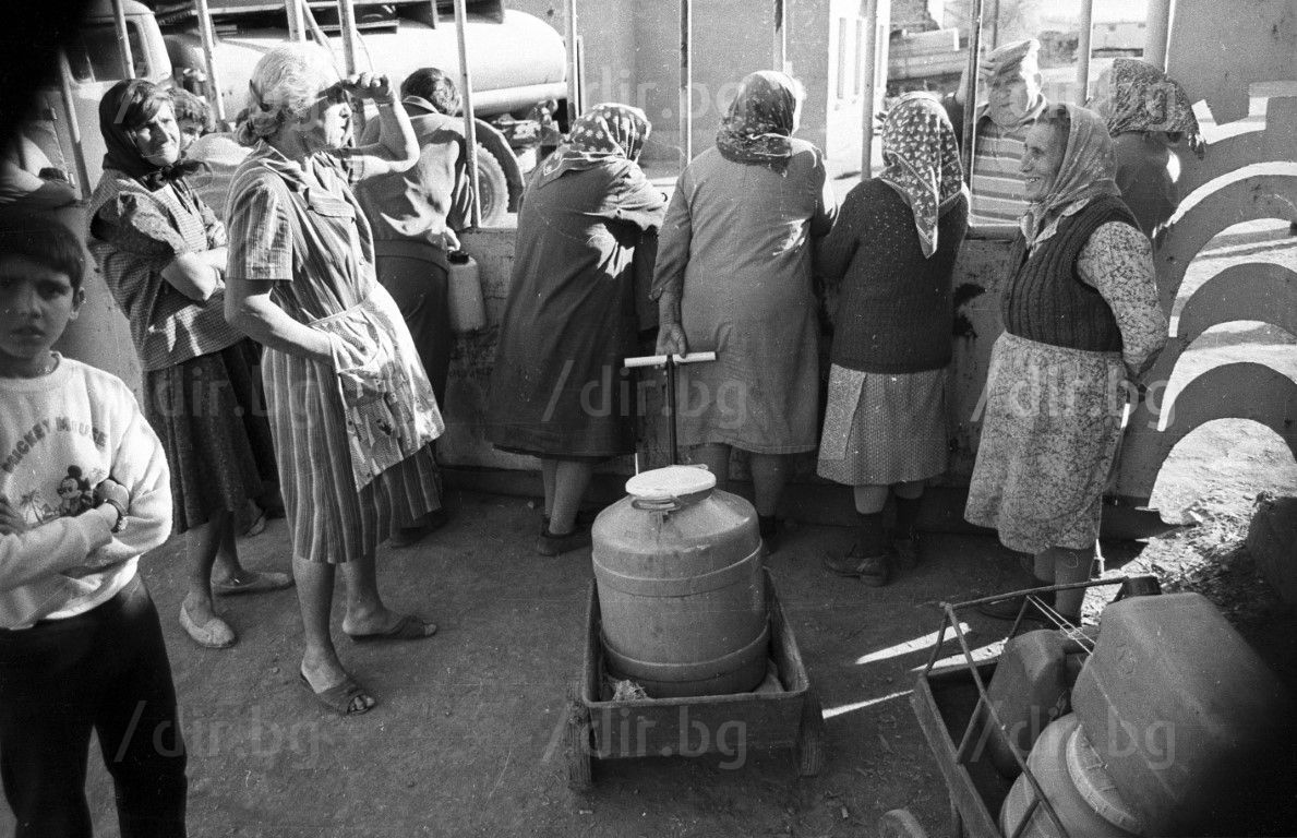 В село Девене чакат да им донесат олиото