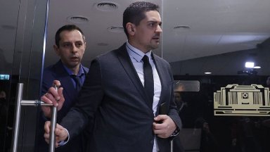 Радостин Василев съобщи в профила си във Фейсбук че е