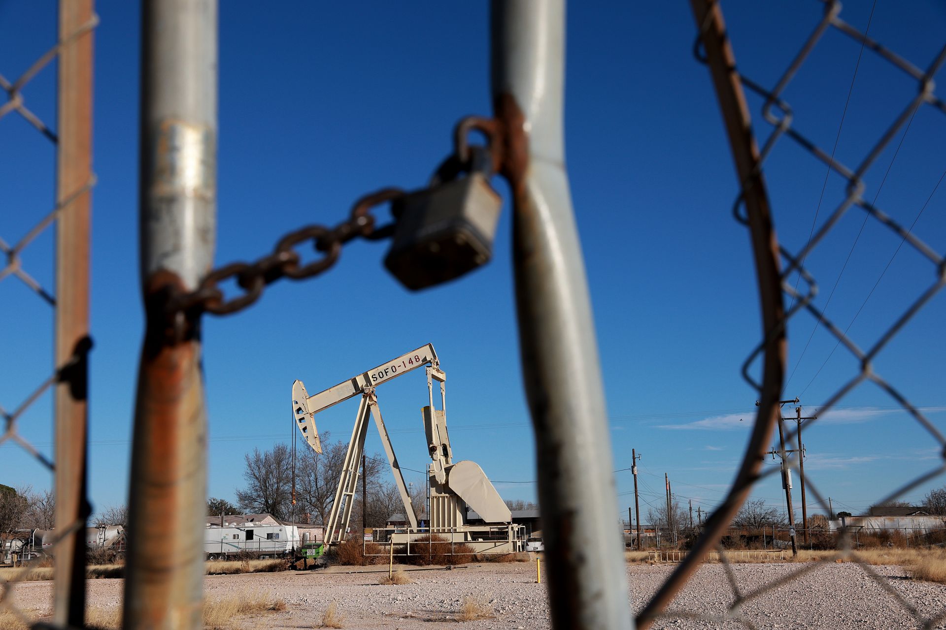 САЩ забрани руския петрол, добивът от Пермския басейн трябва да се увеличи