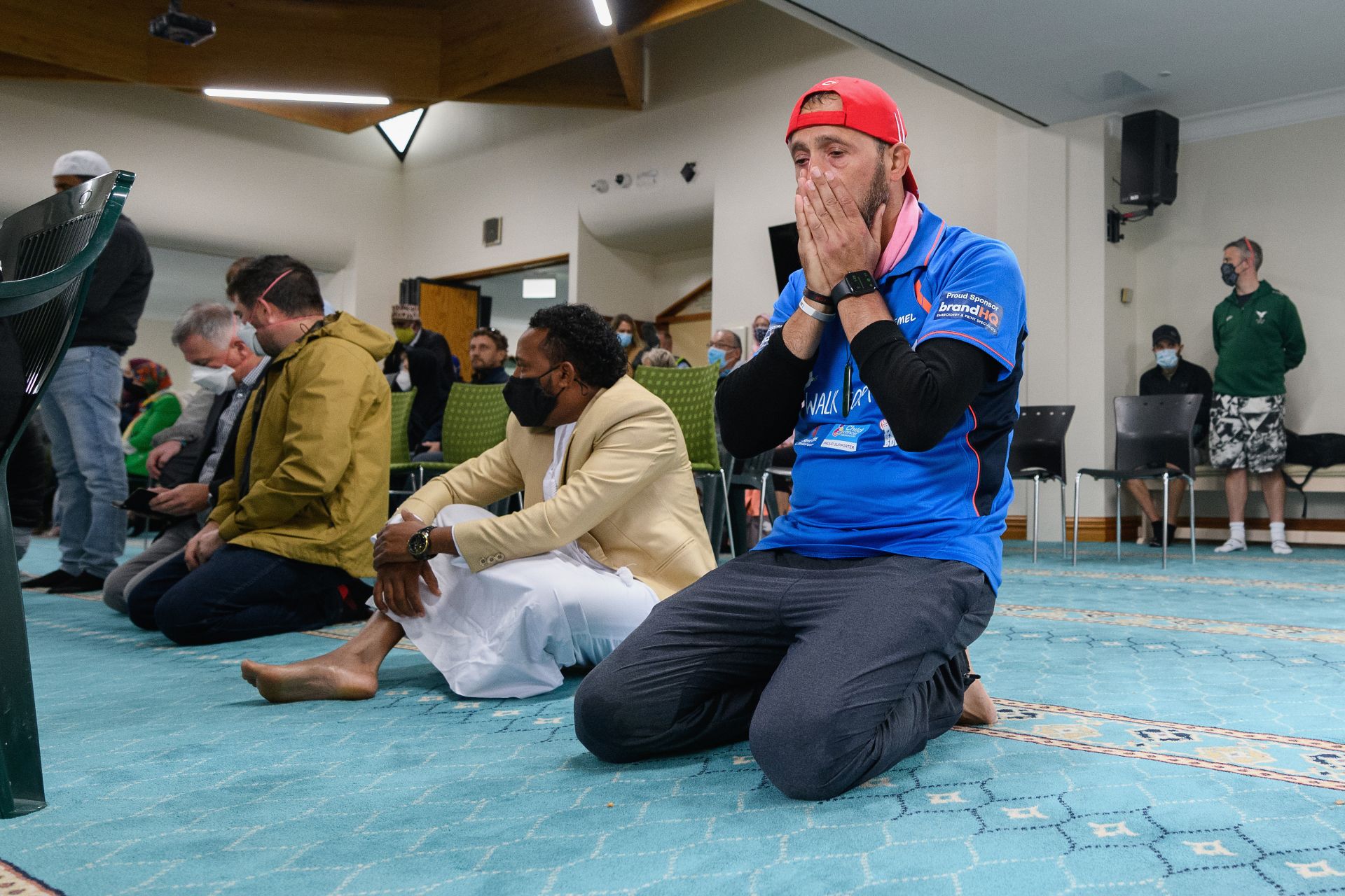Оцелял от стрелба в джамия в Нова Зеландия направи "разходка за мир" 