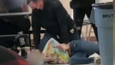 Училищните власти в Кеноша американския щат Уисконсин разпространиха кадри от