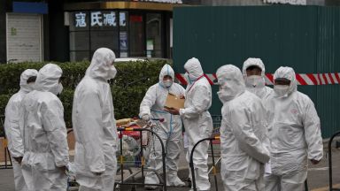 Китайските власти наложиха днес карантина на деветмилионен град в