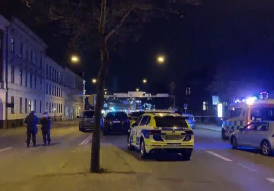 Две жени са убити при атака с хладно оръжие в училище в шведския град Малмьо