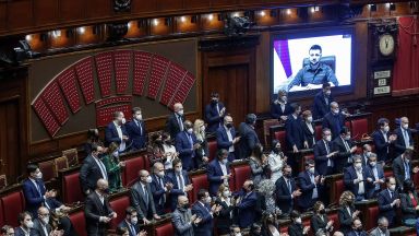 Украинският президент Володимир Зеленски заяви днес пред италианския парламент че