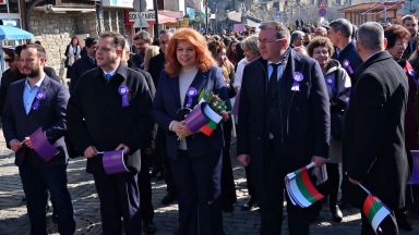 Вицепрезидентът Илияна Йотова коментира задържането на бившия премиер бившия финансов