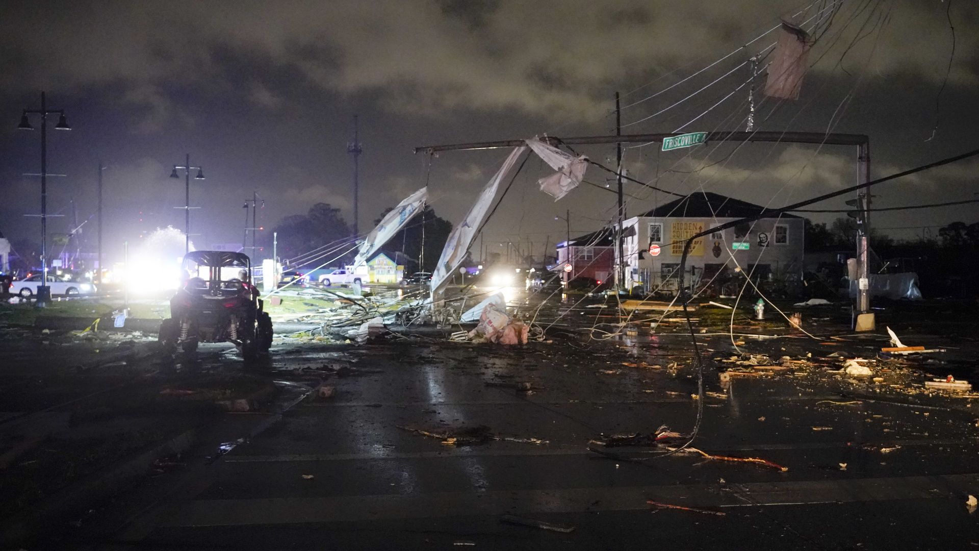 Торнада удариха Тексас и Оклахома, взеха жертва и десетки ранени (видеа/снимки)