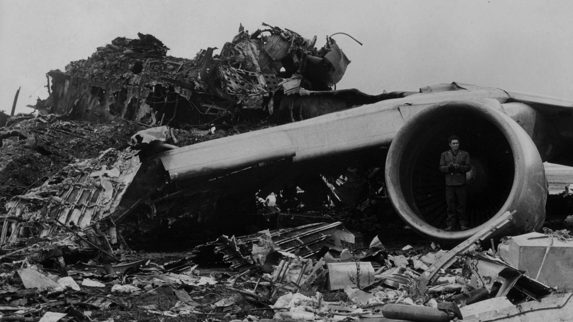 Преди 45 г. светът притихна пред ужаса в Тенерифе: Самолетен сблъсък отне 583 живота 
