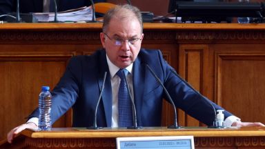 Депутатите отказаха на ГЕРБ изслушване на Кирил Петков за ареста на Бойко Борисов 