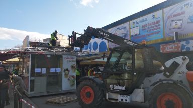 Премахват седем незаконни павилиона от бул Черни връх в столичния