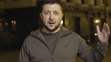 Френският президент Еманюел Макрон и украинският му колега Володимир Зеленски