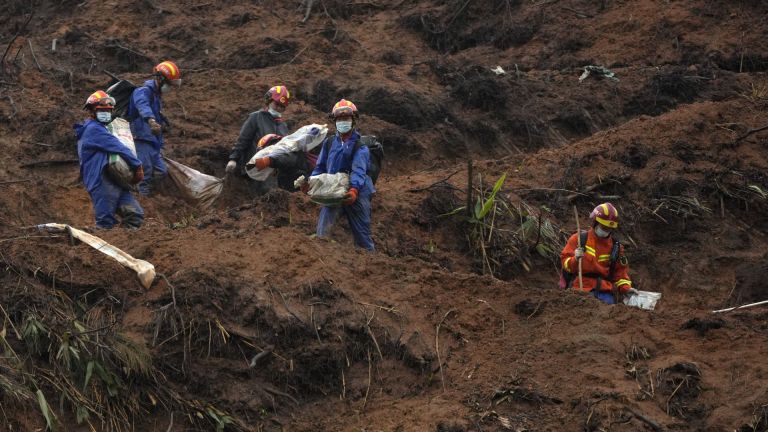 Подновено е издирването на втората черна кутия на разбилия се