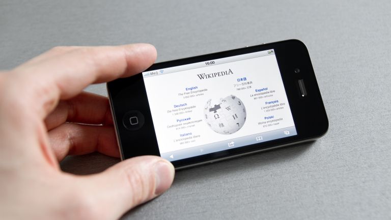 Потребителите на Уикипедия са се интересували най-много от ChatGPT през 2023 г.