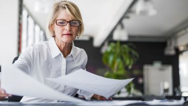 80 от българските жени които ползват интернет търсят предимно материали