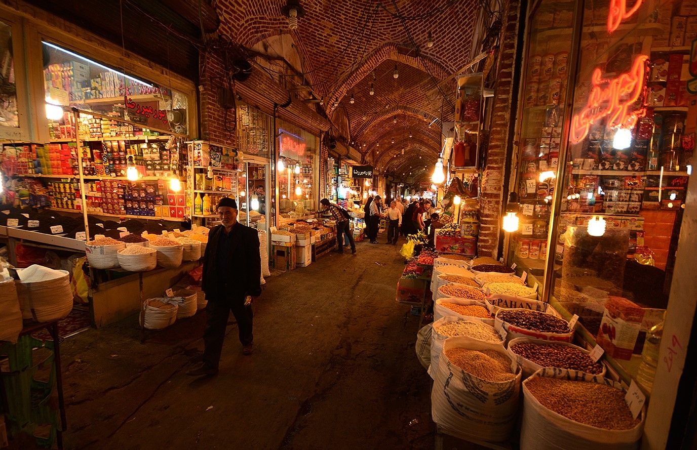 Пазар в Иран, докъдето Иван стига пеша и на стоп
