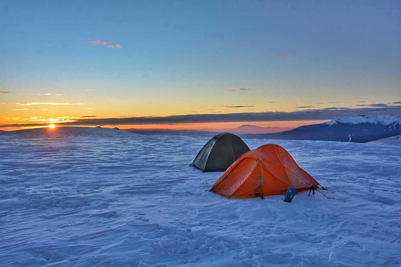 На палатка през зимата