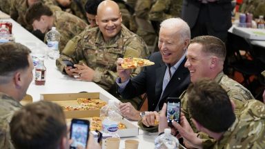 Президентът на САЩ Джо Байдън се срещна с военнослужещи от
