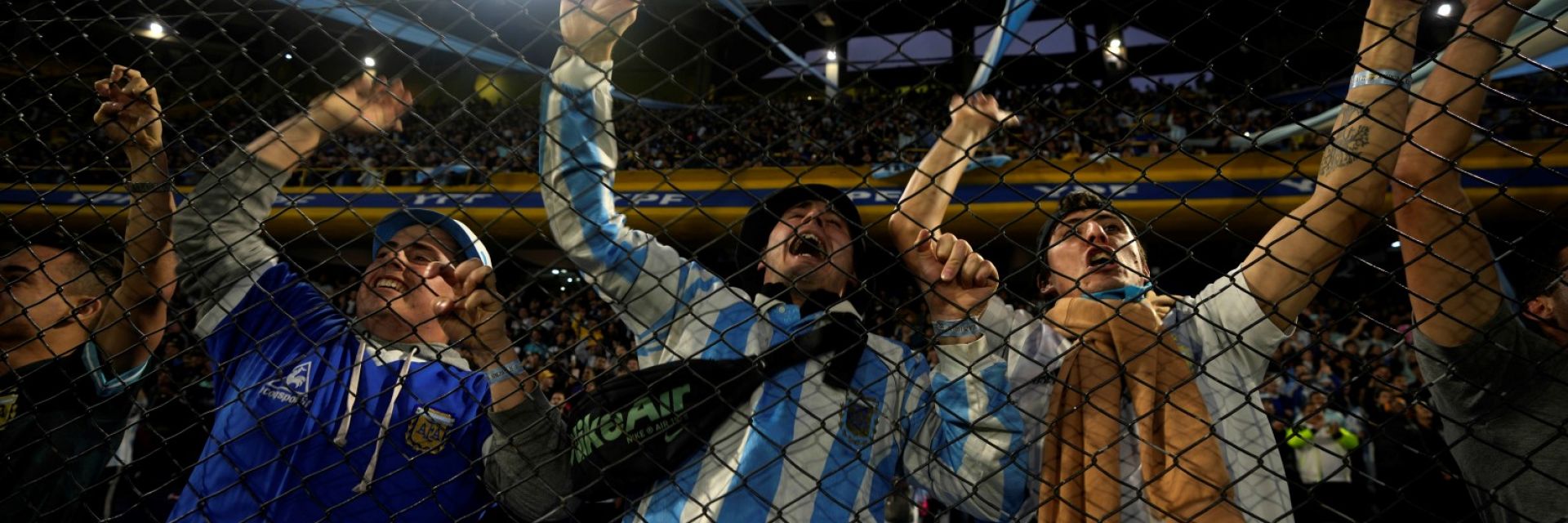 Аржентина изпрати отбора към Мондиала в шумна нощ на "Бомбонера"
