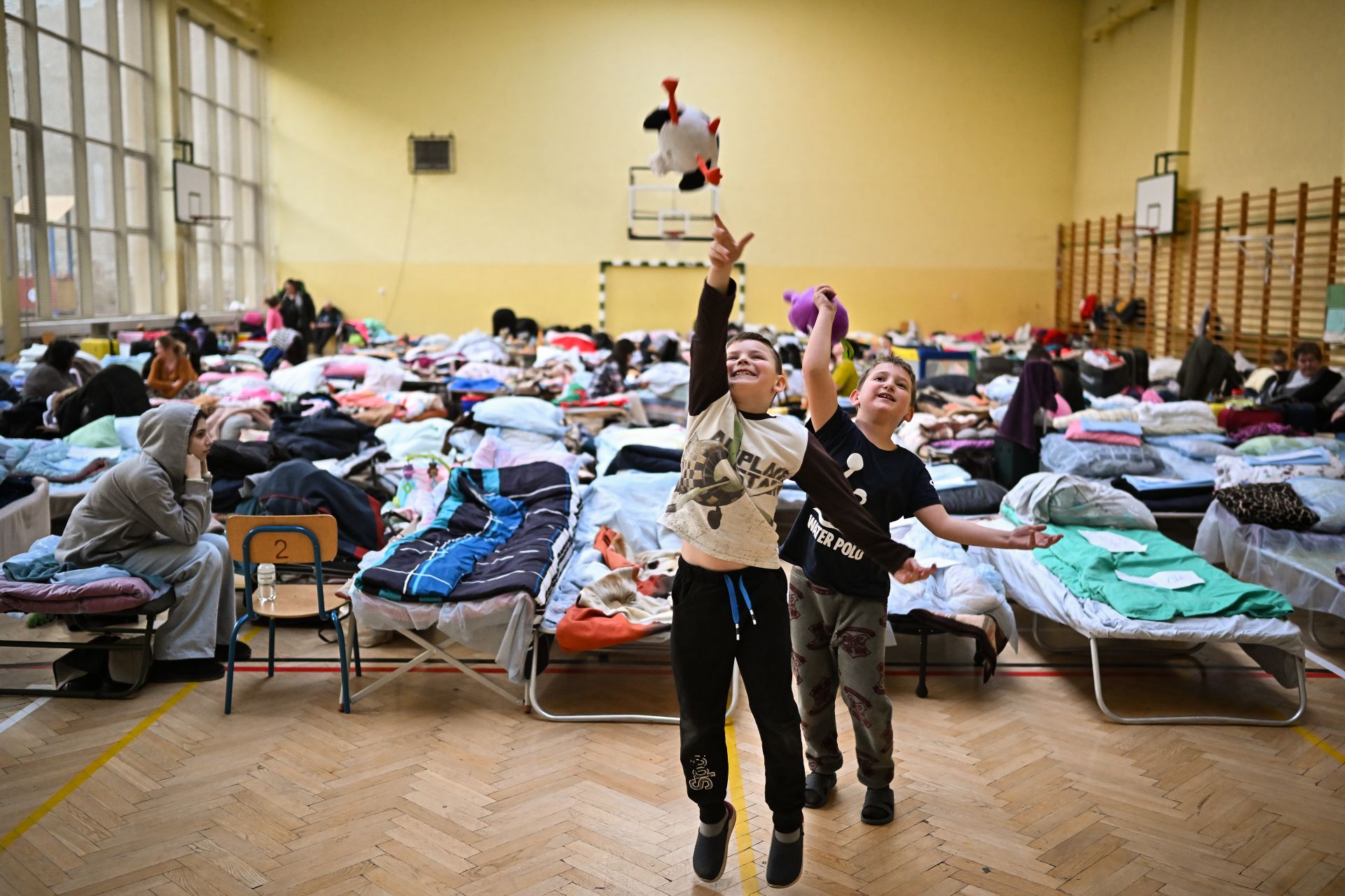Бежанци в приюта в Украйна