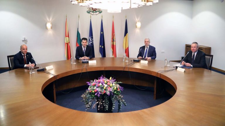 Да бъде обърната посоката на движение на газ - вместо