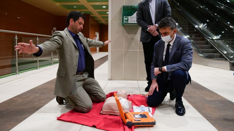 В метростанция Орлов мостпредседателят на СОС Георги Георгиев, зам-председателят проф.