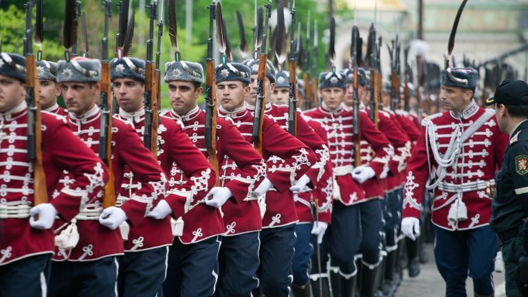 Гледайте на живо: Парадът на Българската армия за 6 май