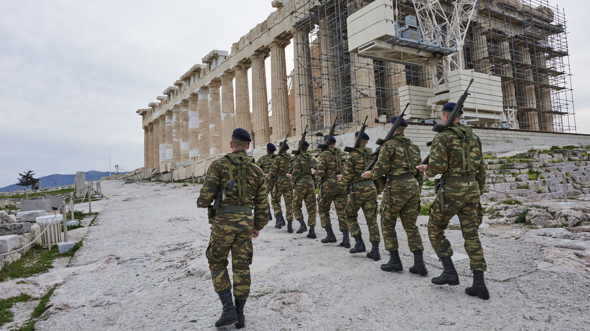 Гърция поддържа голяма армия заради сложните си отношения с Турция