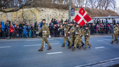 Датският парламент вчера гласува законопроект който позволява разполагането на американски