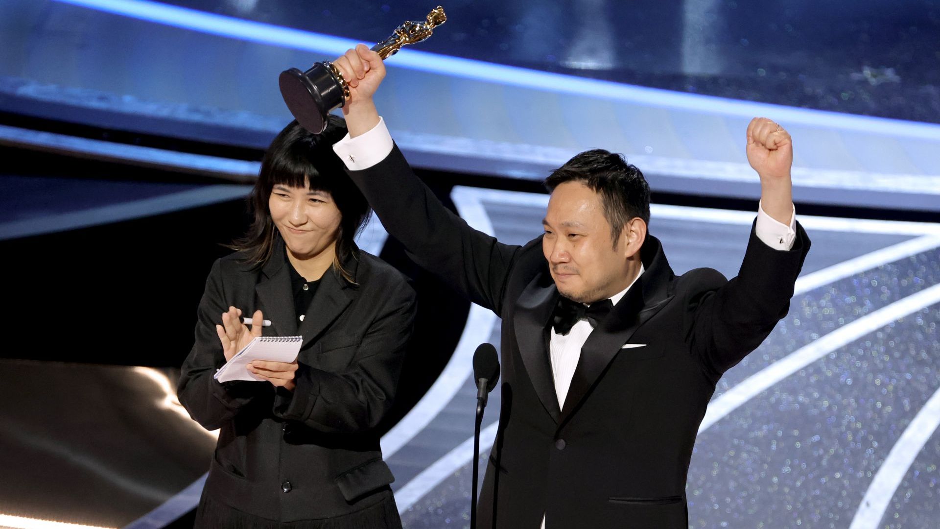 От улиците в Токио до най-високите нива на правителството, Япония се радва на своя "Оскар"