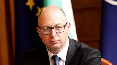 Йордан Божилов: Проблематично е присъединяването на България към Борда за мир на Тръмп